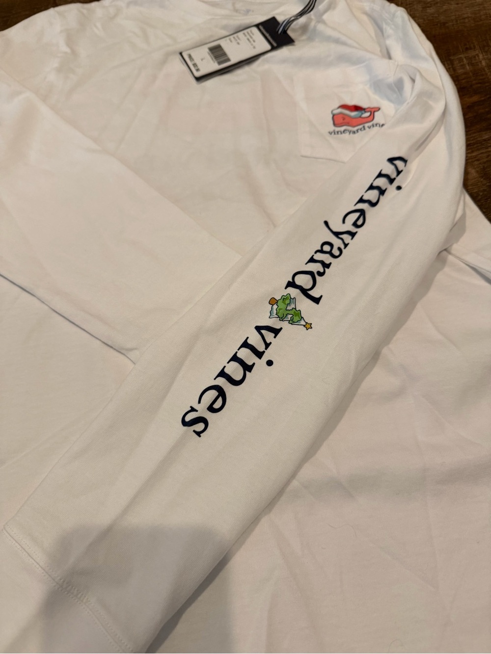 NWT Vineyard Vines Boys Santa Whale Long Sleeve Pocket Tee White Size Large - Picture 3 of 6
